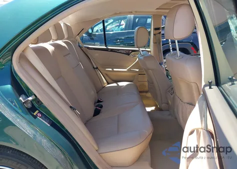 2001 Mercedes-Benz E 320 z USA, uszkodzony, nr VIN WDBJF65J91B352408